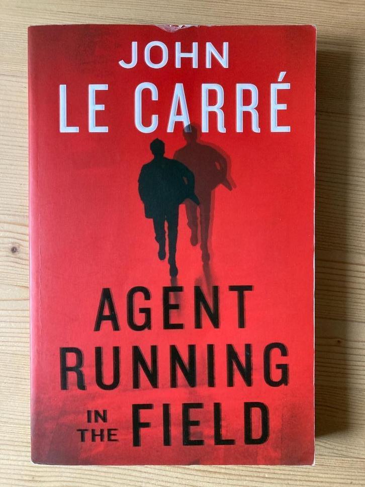 Agent running in the field , John le Carre. thriller, Boeken, Thrillers, Zo goed als nieuw, Europa overig, Ophalen of Verzenden