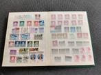 Postzegelboekje gevuld met postzegels uit de hele wereld, Postzegels en Munten, Postzegels | Volle albums en Verzamelingen, Nederland en Buitenland