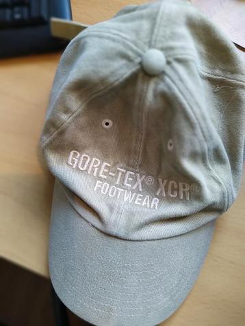 Pet van Goretex XCR , verstelbaar. beschikbaar voor biedingen