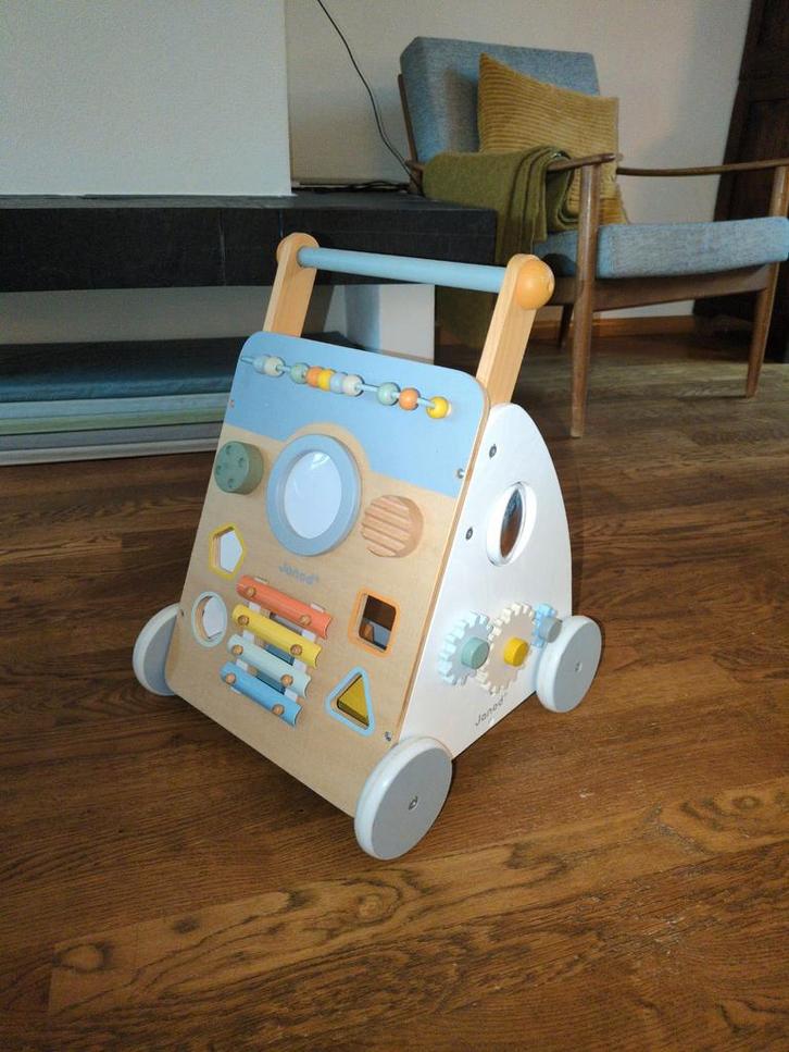 Janod loopwagen - goede staat!, Kinderen en Baby's, Speelgoed | Babyspeelgoed, Zo goed als nieuw, Overige typen, Met wieltjes