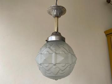 Lamp Hanglamp art deco 1930 Frans matglas beschikbaar voor biedingen
