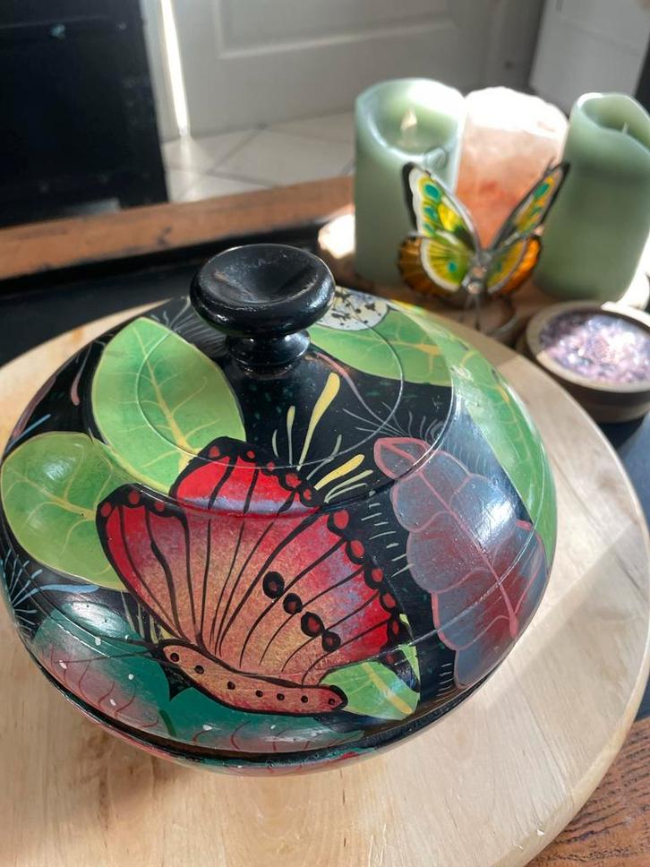 Handbeschilderde Vlinder Urn - Uniek Houten Sierstuk, Antiek en Kunst, Antiek | Woonaccessoires, Ophalen of Verzenden