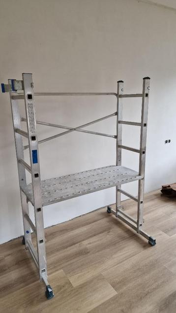 Trap / knikladder / steiger te huur: ideaal voor sauzen beschikbaar voor biedingen