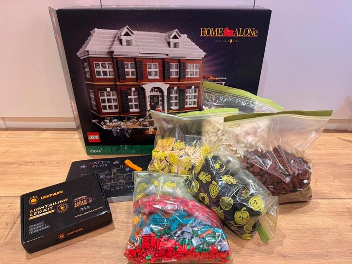 LEGO Ideas 21330 - Home Alone - Met Lightailing LED lichtset, Kinderen en Baby's, Speelgoed | Duplo en Lego, Zo goed als nieuw