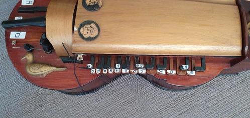 Hongaarse draailier een uitdaging., Muziek en Instrumenten, Snaarinstrumenten | Overige, Gebruikt, Luit, Saz of Bouzouki, Ophalen