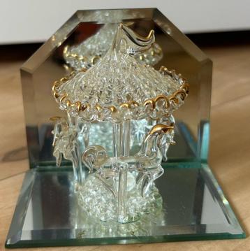 Miniatuur Carrousel van glas beschikbaar voor biedingen
