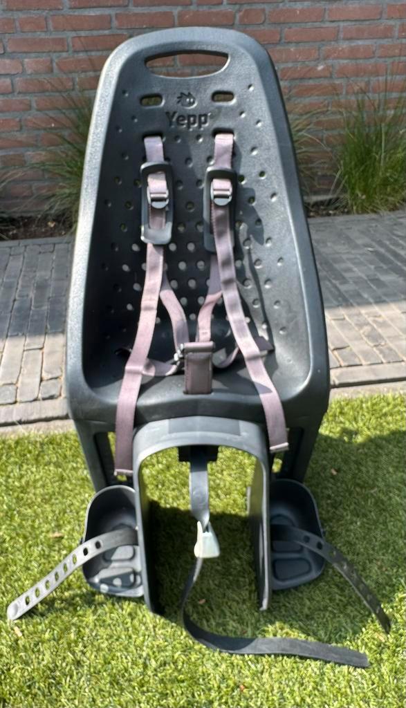Yepp Maxi Easyfit Fietsstoel, Fietsen en Brommers, Fietsaccessoires | Fietsstoeltjes, Gebruikt, Achterzitje, Voetsteuntjes, Ophalen of Verzenden