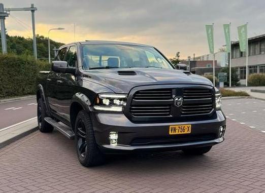 Dodge RAM 1500  Marge auto  ! 450pk lpg 1600km op een tank, Auto's, Bestelauto's, Particulier, 4x4, ABS, Achteruitrijcamera, Adaptive Cruise Control