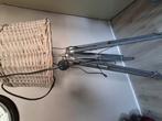 Statief lamp met rieten kap., Ophalen, Zo goed als nieuw