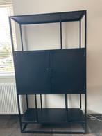 Stalen zwarte kast. Aan de voor en achterkant zitten deuren, Huis en Inrichting, Gebruikt, Ophalen of Verzenden, Minder dan 150 cm