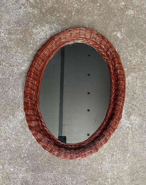 Ovale spiegel met rieten rand, Huis en Inrichting, Woonaccessoires | Spiegels, Gebruikt, Minder dan 50 cm, Minder dan 100 cm, Ovaal