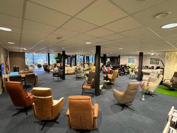 Groots aanbod relax en sta op stoelen, nieuw en gebruikt! beschikbaar voor biedingen