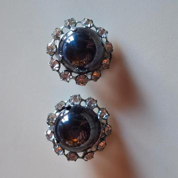 Mooie zilverkleurige oorbellen, clips,1,5 cm beschikbaar voor biedingen