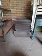 +/- 50 dakpannen donkergrijs, Doe-het-zelf en Verbouw, Dakpannen en Dakbedekking, Ophalen, Gebruikt, Steen of Klei, Dakpannen