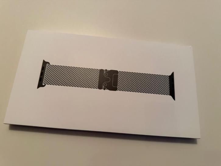 Apple Watch Black Titanium Milanese Loop 49 MM bandje, Sieraden, Tassen en Uiterlijk, Smartwatches, Nieuw, iOS, Zwart, Ophalen of Verzenden