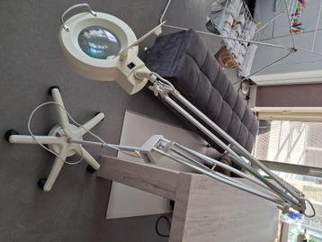 STAANDE LOEP MET VERLICHTING EN WIELEN beschikbaar voor biedingen