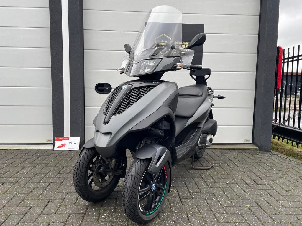 Piaggio Yourban MP3 300 Sport 2015 Matgrijs Autorijbewijs B, Motoren, Sportuitlaat, Scooter, Bedrijf, 278 cc
