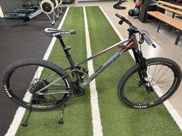 Mondraker Raze Carbon R  size L + upgrades beschikbaar voor biedingen