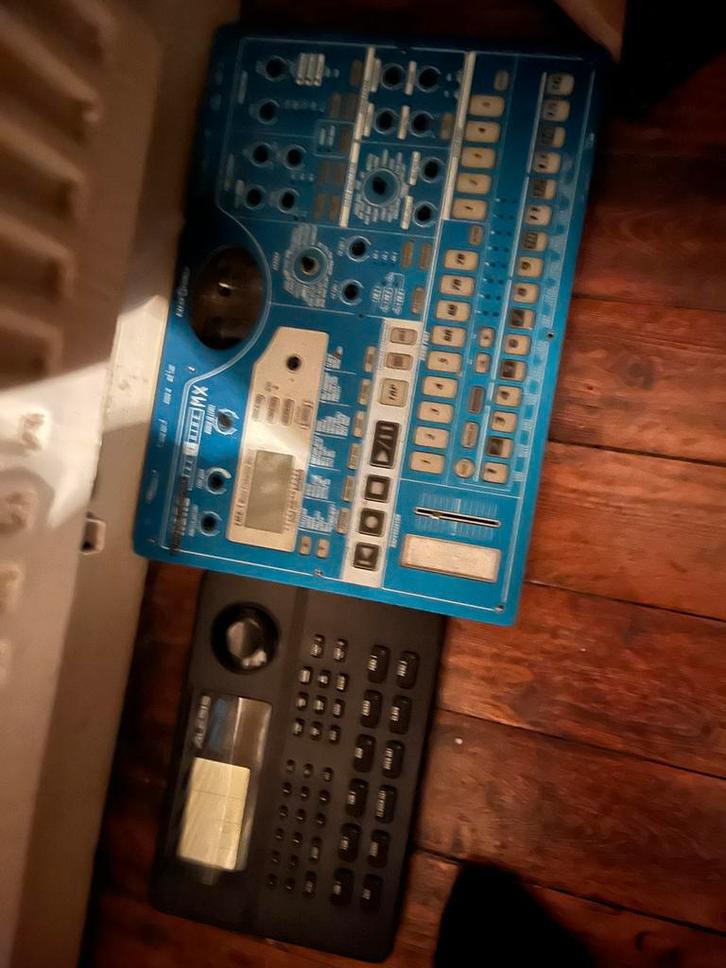 Studio opruiming, Muziek en Instrumenten, Synthesizers, Gebruikt, Overige aantallen, Korg, Ophalen