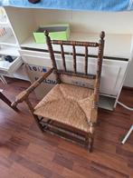 Houten stoel met rieten zitting en armleuningen, Huis en Inrichting, Stoelen, Riet of Rotan, Gebruikt, Bruin, Ophalen of Verzenden