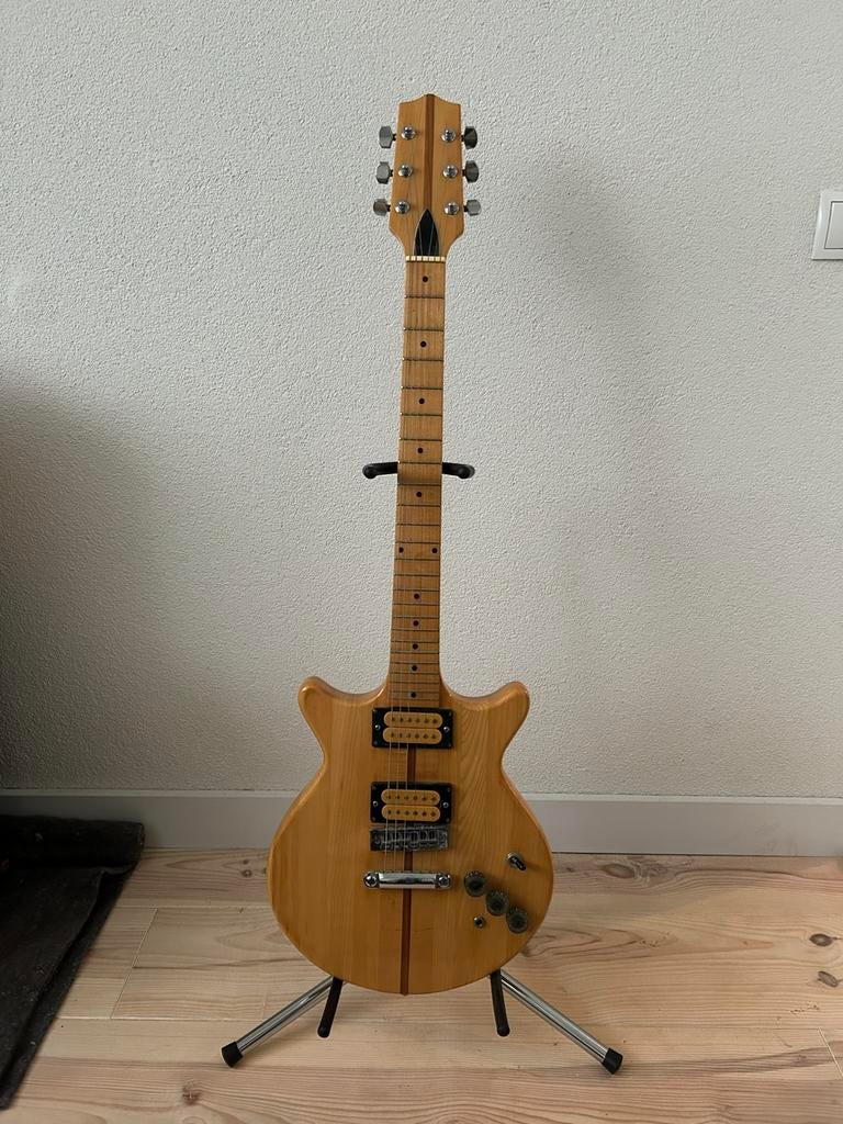 Arirang zeldzame vintage elektrische gitaar jaren ‘70, Ophalen, Zo goed als nieuw, Solid body, Overige merken