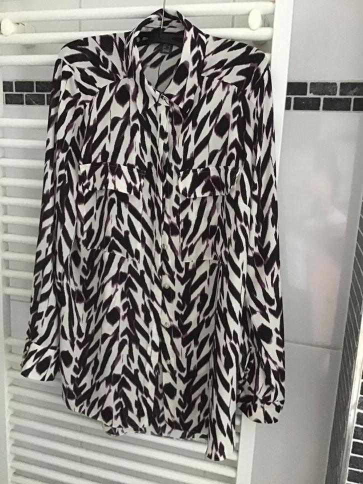 Nette blouse paars/wit/zwart van Primark maat 40, Kleding | Dames, Blouses en Tunieken, Zo goed als nieuw, Maat 38/40 (M), Wit