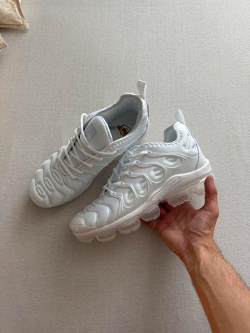Nike vapormax plus beschikbaar voor biedingen