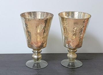 2 x  Glazen kandelaar  / windlicht / vaas, goudkleurig. beschikbaar voor biedingen