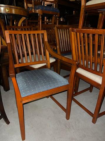 4 Schuitema Eetkamer Armstoelen beschikbaar voor biedingen