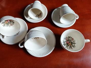 Wedgwood Conway Kopjes en Schotels moet weg beschikbaar voor biedingen