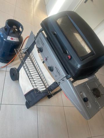 Gas- en houtskool BBQ incl. volle gasfles 10.9 KG beschikbaar voor biedingen