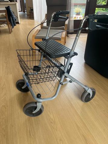 Rollator met mandje beschikbaar voor biedingen