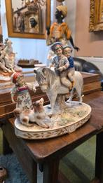 Groot antiek porseleinen beeld € 300, Ophalen
