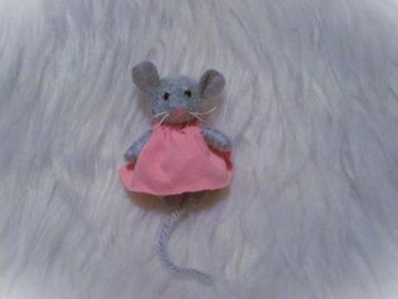 Baby muisje van zilvergrijze viltwol 6cm - muizenhuis blythe beschikbaar voor biedingen