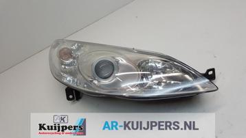 Koplamp rechts van een Peugeot 407 beschikbaar voor biedingen
