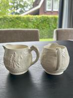2 bewerkte melkkannetjes, servies Wedgwood, Ophalen, Overige typen, Zo goed als nieuw, Wedgwood
