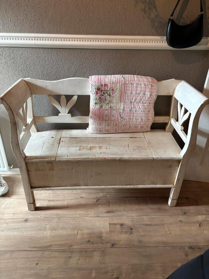 Charmante Klepbank met Opbergruimte, Antiek en Kunst, Antiek | Meubels | Stoelen en Banken, Ophalen of Verzenden