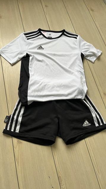 152 158 164 adidas sport set korte broek lange broek shirt beschikbaar voor biedingen