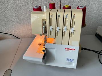 Bernina 700 D Lockmachine - Topstaat! beschikbaar voor biedingen