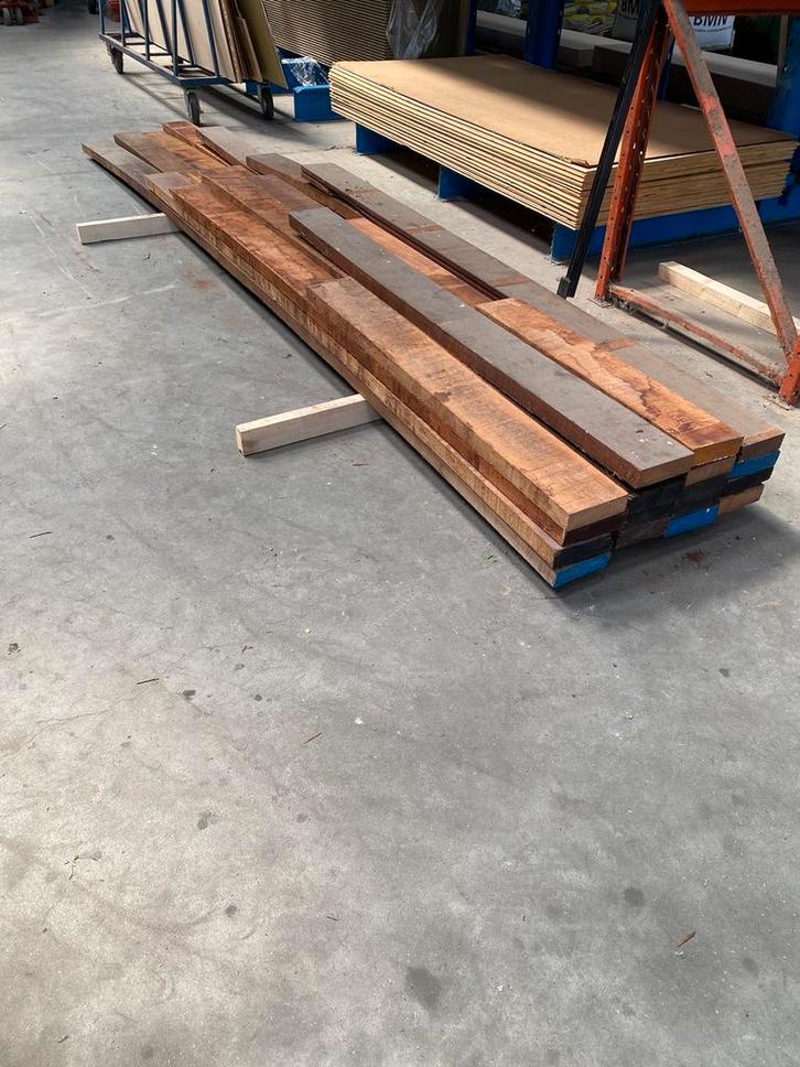 Partij merbau 5×15 ruw, Tuin en Terras, Palen, Balken en Planken, Gebruikt, Balken, 250 cm of meer, Ophalen
