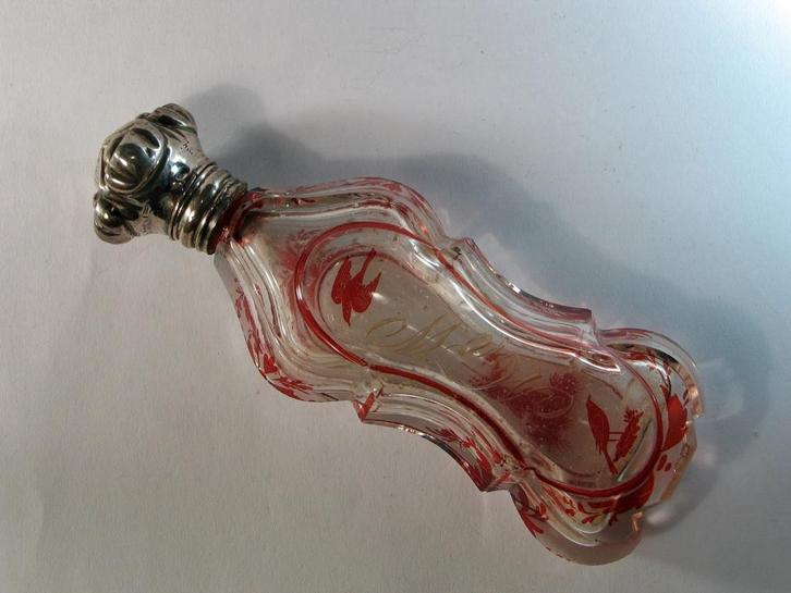 Parfumflacon fles antiek glas met zilver Boheems 1825. 1676, Antiek en Kunst, Antiek | Goud en Zilver, Zilver, Ophalen of Verzenden