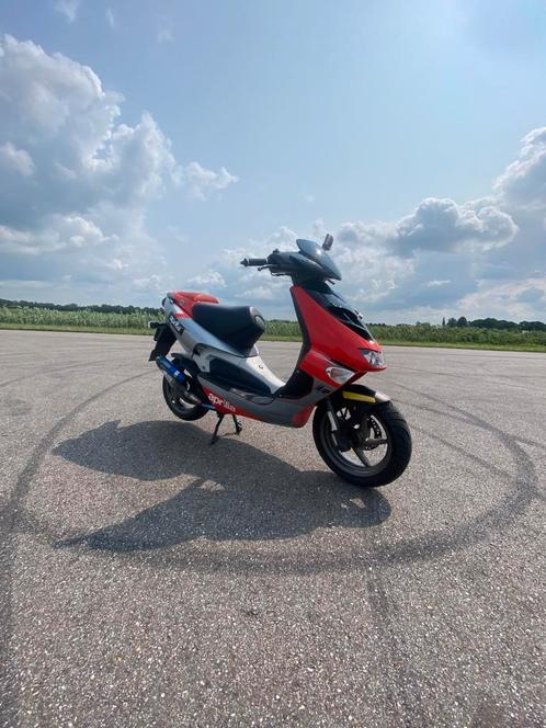 Aprilia sr 50, Fietsen en Brommers, Scooters | Overige merken, Zo goed als nieuw, Ophalen
