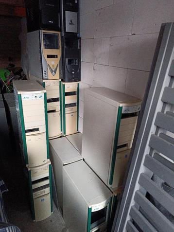 Pentium 2 / 3 / 4 ATX kasten, bigtower, 11 stuks aangeboden beschikbaar voor biedingen