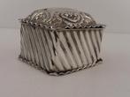 Zilveren pillendoosje                                   Z154, Ophalen of Verzenden, Zilver