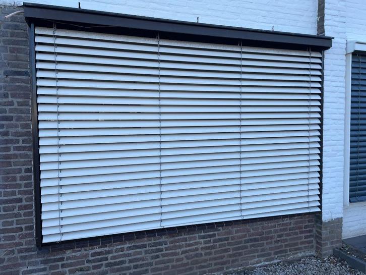 Elektrische buitenjaloezie – ca. 3050 x 2010 mm, Huis en Inrichting, Stoffering | Gordijnen en Lamellen, Gebruikt, 200 cm of meer