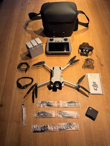 DJI Mini 4 Pro fly more combo