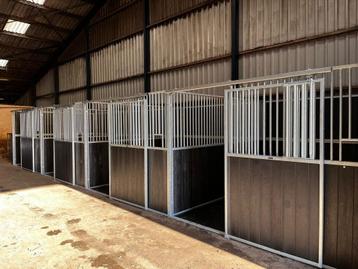 ACTIESET | 5 paardenboxen 3.5x3.5m | Stalwanden  beschikbaar voor biedingen