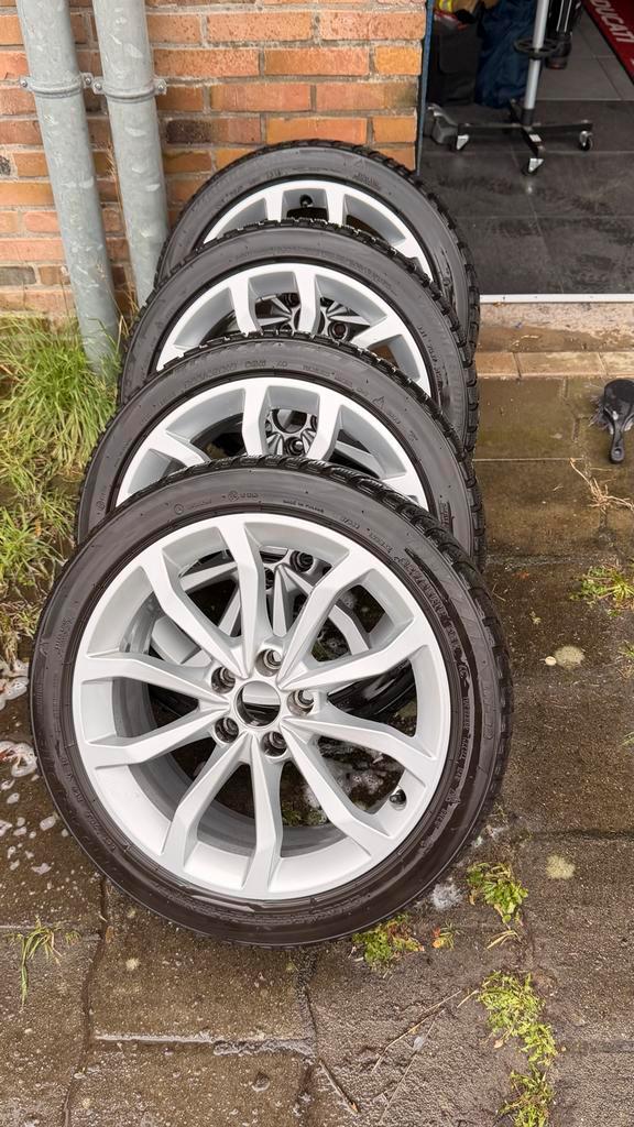 Winterset velgen Audi A4 B9, Auto-onderdelen, Banden en Velgen, Banden en Velgen, Winterbanden, 18 inch, 225 mm, Personenwagen