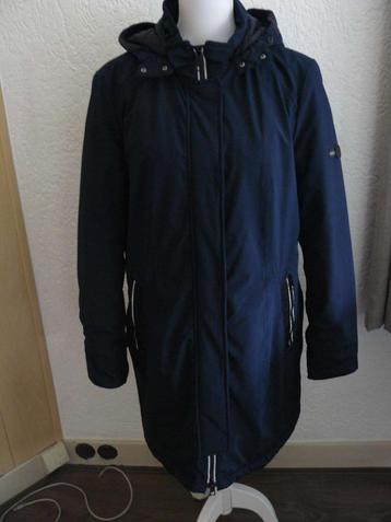 Prachtige donkerblauwe winterjas van Barbara Lebek maat 38. beschikbaar voor biedingen