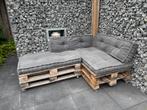 Leuke loungeset van pallets met kussens op wieltjes., Ophalen of Verzenden, Gebruikt, Hout